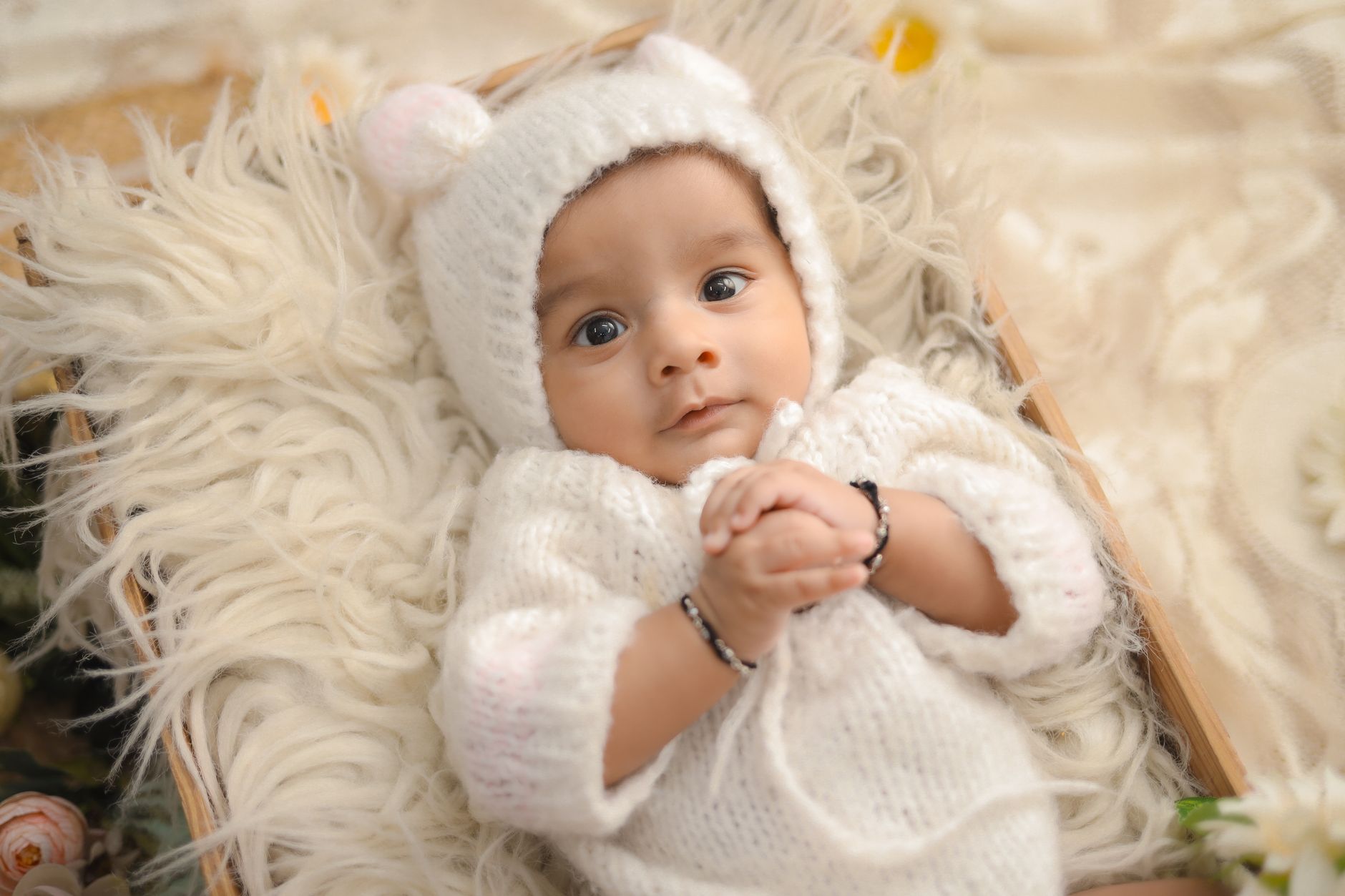 bébé regard lumineux